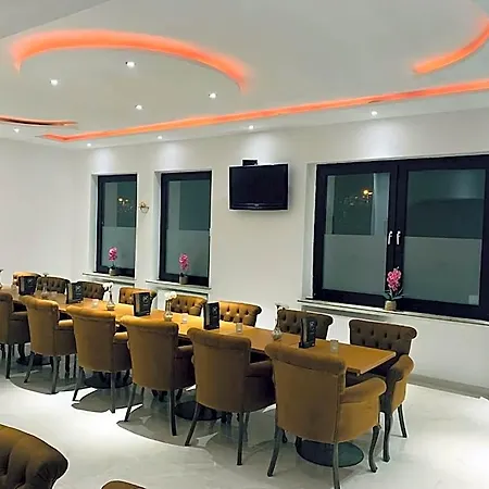 Royal Hotel