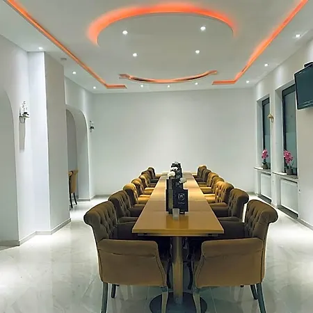 Royal Hotel 3*